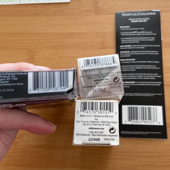 NWT Bundle of 4 peel & stick nail polish strips by various designers - Picture 6 of 6